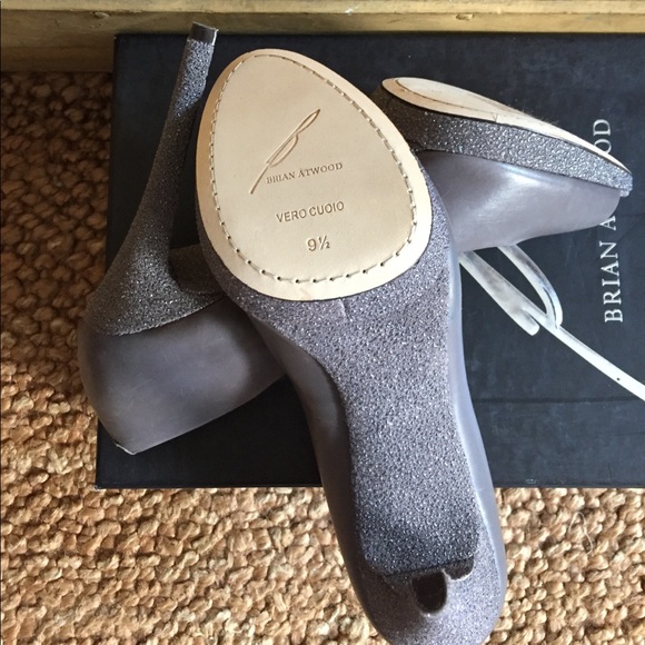 NIB BRIAN ATWOOD LEATHER FEVORA HEEL PUMP 9.5 - Picture 8 of 12